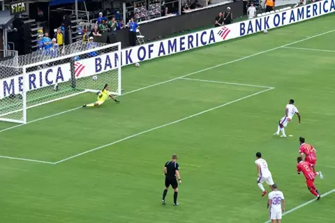 فوز وداعي بمشاركة ربيعة.. العين يهزم الوداد بثنائية في كأس العالم للأندية